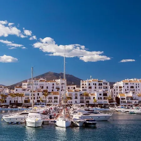 With Large Terrace In A Quiet Park - Nearby Sitio de Calahonda